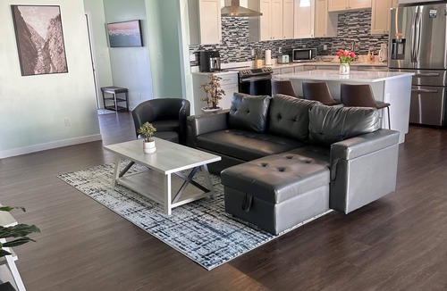Montrose House | Sophisticated 4 Bedroom Retreat