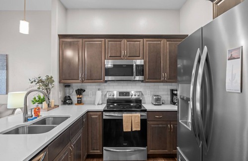 River Walk Condo | Sophisticated Elegance Spacious Condo