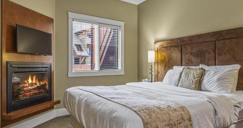 Canmore Apartment | Sophisticated Mountain Condo Pool & Hot Tub