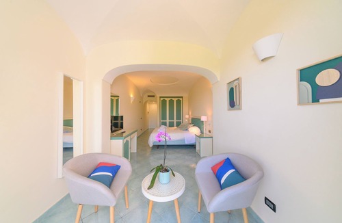 Panza Bed & Breakfast | Sorgeto Garden
