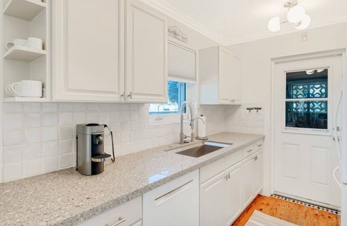 Southside House | SoSoPalmBeach-Tropical Bungalow