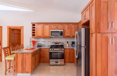 La Mulata Villa | Sosua villa 2BD/2BTH, Internet/TV/AC/hot water, private pool, guest-friendly