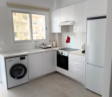 Paphos Apartment | Sot Orange Hut