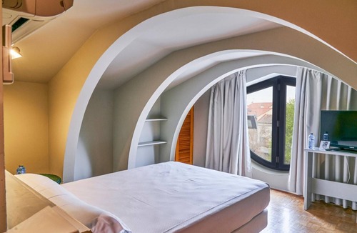 Madrona Hostel | Sotopalacio HSR
