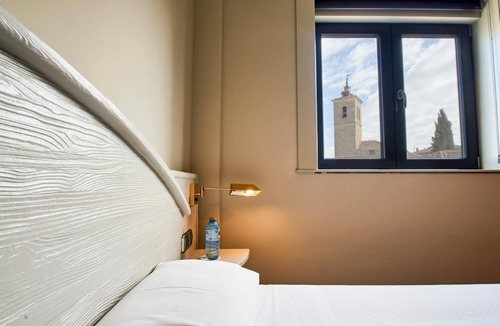 Madrona Hostel | Sotopalacio HSR