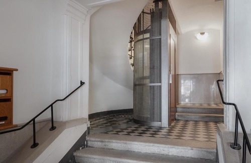 Trieste Old Town Apartment | Sotto casa c'è Trieste mentre dentro abita Bukowski