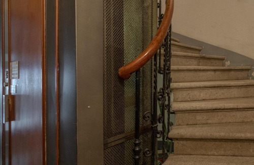 Trieste Old Town Apartment | Sotto casa c'è Trieste mentre dentro abita Bukowski