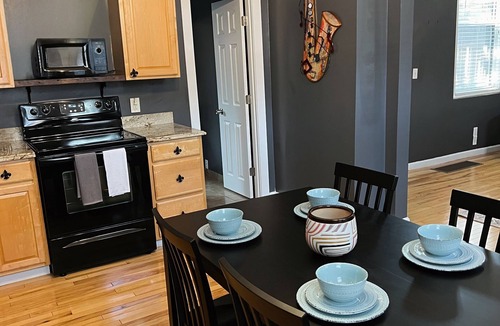 Soulard Apartment | Soulard Luxe Studio- Cozy Studio Apartment. Pet Friendly!