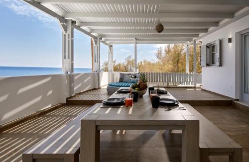 Perissa Villa | Soultouch Beachfront Villa