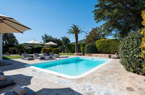 Lavreotiki Villa | Sounio Poseidon Villa
