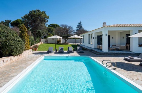 Lavreotiki Villa | Sounio Poseidon Villa