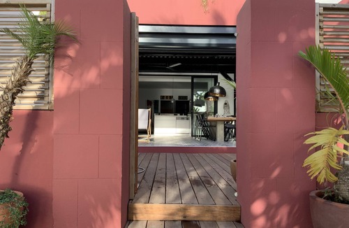 Case-Pilote House | SOUS LE SOLEY Downstairs luxury villa on the waterfront