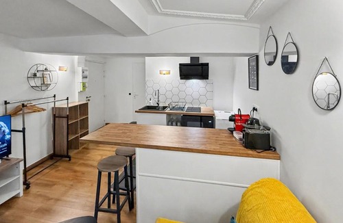 Valence Apartment | Sous Les Toits