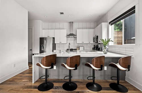 Galindo House | South Austin Luxury: SoCo, S. 1st + Cowboy Pool
