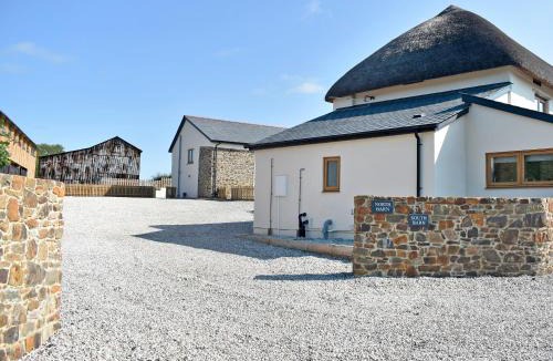 Broadwoodkelly House | South Barn