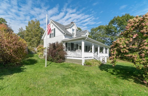 South Bristol Cottage | South Bristol, Updated Christmas Cove Cottage
