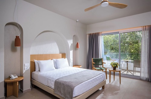 Koutsouras Apartment | South Coast Hotel