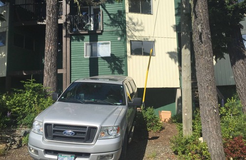Courtenay House | South facing 2 story family townhome in the rustic old Mount Washingon Village.