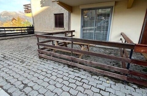 Le Sauze Apartment | South-facing terrace studio in resort center