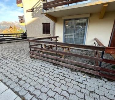 Le Sauze Apartment | South-facing terrace studio in resort center