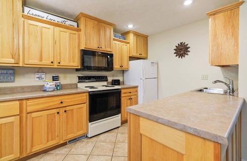 Sloans Valley Condo | South Fork Sunrise - Your Lake and Golf Retreat