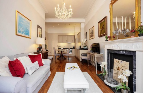 Redcliffe Apartment | South Kensington Charm, by Veeve