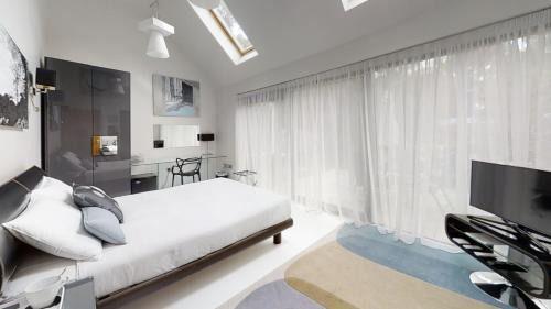 Wavendon House | South Lodge