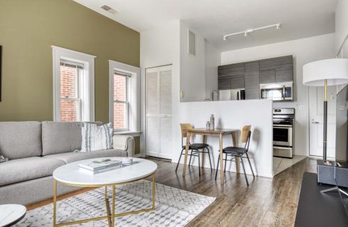 South Loop Apartment | South Loop 1br nr L Grant Park CHI-807