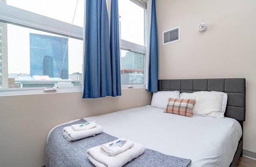 Near South Side Apartment | South Loop 2BR Retreat Near Grant Park, Soldier Field, Adler Planetarium & Columbia College