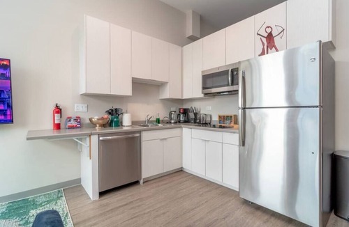 Near South Side Apartment | South Loop 2BR Retreat Near Grant Park, Soldier Field & Columbia College