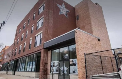 Near South Side Apartment | South Loop 3BR Smoke Ok Suite Near McCormick