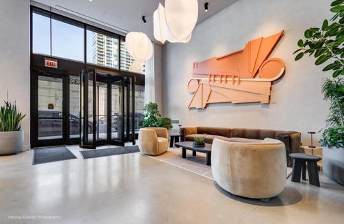 The Loop Apartment | South Loop Rooftop With In & Out Parking 1