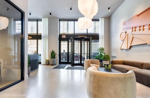 The Loop Apartment | South Loop Rooftop With In & Out Parking 1