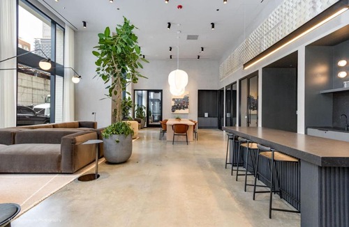 The Loop Apartment | South Loop Rooftop With In and Out Parking 2