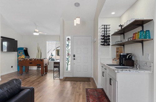 Desert Foothills Estates House | South Mountain FREE HEAT Pool & Hot Tub Close to Trails & Park NEW
