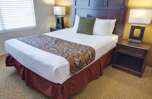 Ahwatukee Foothills Resort | South Mountain Preserve Resort 3bdr