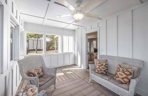 Seagrove Beach Cottage | South of 30A - Walk to Beach - Bikes Included!
