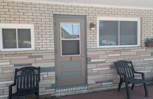 Canaan Apartment | South of the Border VT Room 2