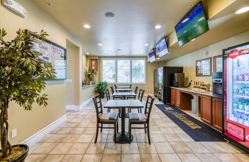 Reno/Tahoe Airport Apartment | South Reno 1BR · Hot Tub, Mountain Views & Pool