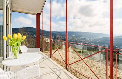 Bollendorf-Pont House | South side, junior suite, terrace, bathtub 4-11 nights - Waldhotel Sonnenberg