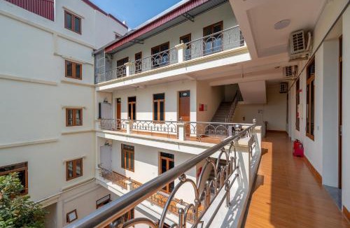 Đong Thanh Hotel | South Star Hotel