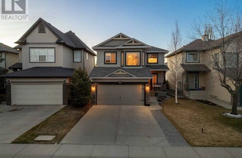 Southeast Calgary House | Southeast Calgary Lake Community Home