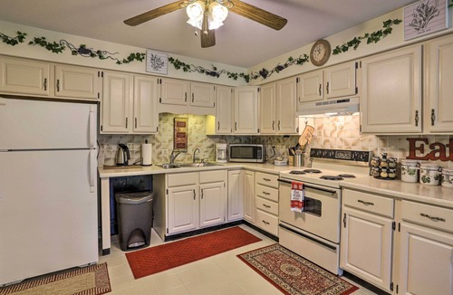 Adrian House | Southeast Michigan Escape ~ 3 Mi to Adrian!