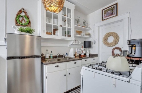Historic District - North Condo | Southern Belle on Oglethorpe Square