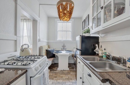 Historic District - North Condo | Southern Belle on Oglethorpe Square