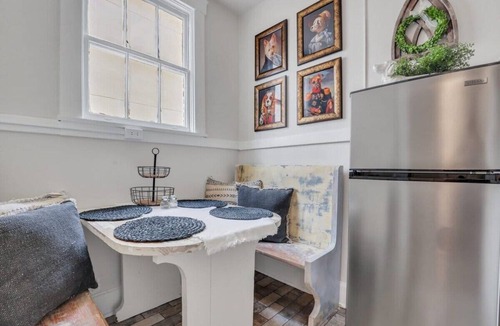 Historic District - North Condo | Southern Belle on Oglethorpe Square