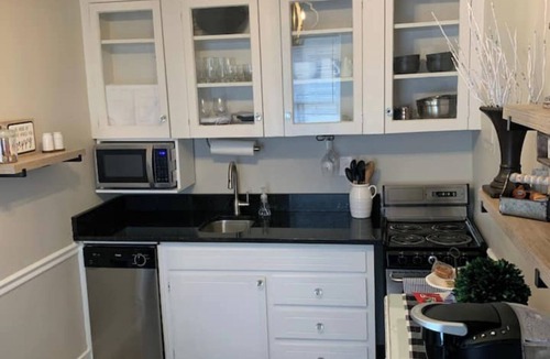Hannon Park Apartment | Southern Charm One Stay at a Time