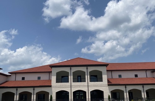 Lawrence County Apartment | Southern Tennessee Getaway - Pool/bowling alley/putting greens/dinner theater