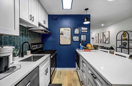 South Lamar Condo | Southridge Bunkhouse: Modern Comforts in Prime Location
