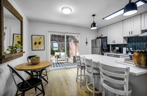 South Lamar Condo | Southridge Bunkhouse: Modern Comforts in Prime Location